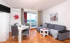 Beachfront Apartment Zeljko